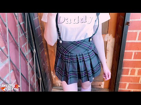 ❤️ Schoolgirl Sucks a dick gu domhainn agus fucks an àite clasaichean. Bhidio fucking  aig porn gd.f150pulse.top ❌❤